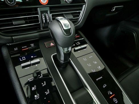 New 2026 Porsche Macan Turbo AWD/4WD image 19