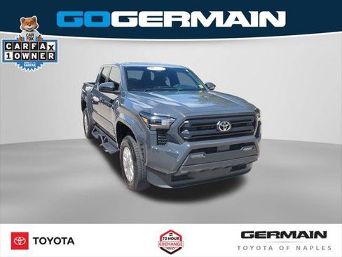 Certified 2025 Toyota Tacoma SR5 AWD/4WD image 5