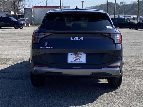 New 2026 Kia Sportage LX image 3