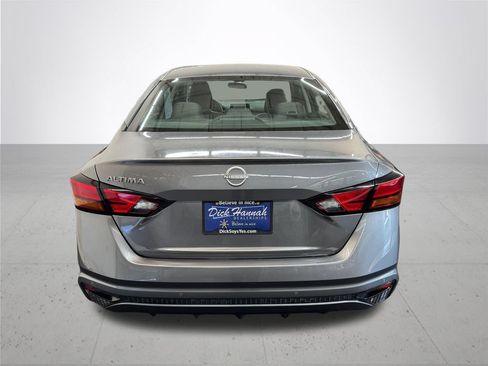 Used 2024 Nissan Altima 2.5 S FWD image 5