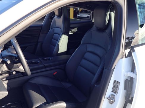 Certified 2022 Porsche Taycan image 5