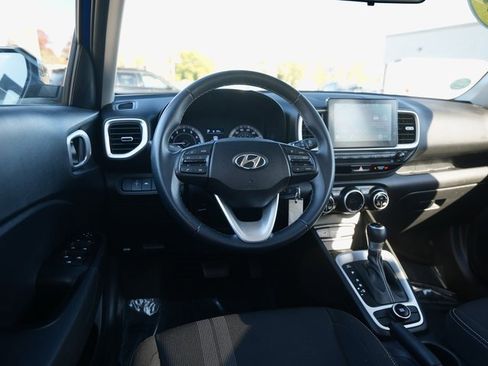 Used 2022 Hyundai Venue SEL w/ Cargo Package image 15