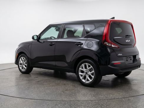 Used 2025 Kia Soul LX w/ LX Technology Package FWD image 6