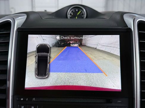 Used 2017 Porsche Cayenne S image 29