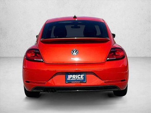 Used 2018 Volkswagen Beetle 2.0T S w/ Style & Comfort Package For S FWD image 4