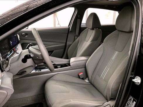 Used 2024 Hyundai Elantra SEL w/ Convenience Package image 24