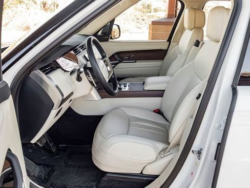 Used 2023 Land Rover Range Rover SE image 14