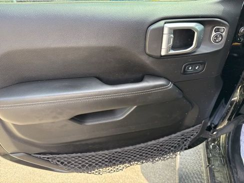 Used 2023 Jeep Wrangler Unlimited Sahara w/ Cold Weather Group image 8