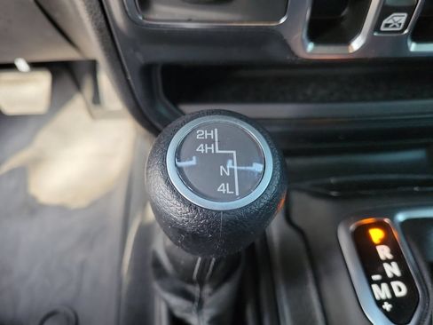 Used 2024 Jeep Wrangler Unlimited Sport AWD/4WD image 36