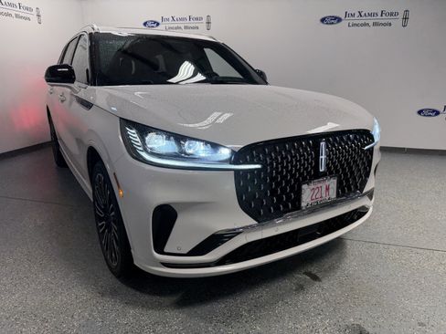 Used 2025 Lincoln Aviator Black Label image 38