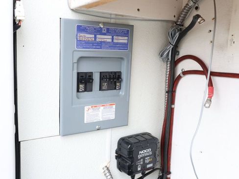 Used 2021 Nissan NV 2500 S image 21