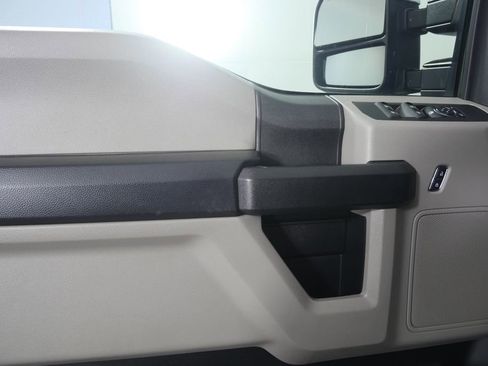 Used 2017 Ford F250 XL w/ STX Appearance Package image 8