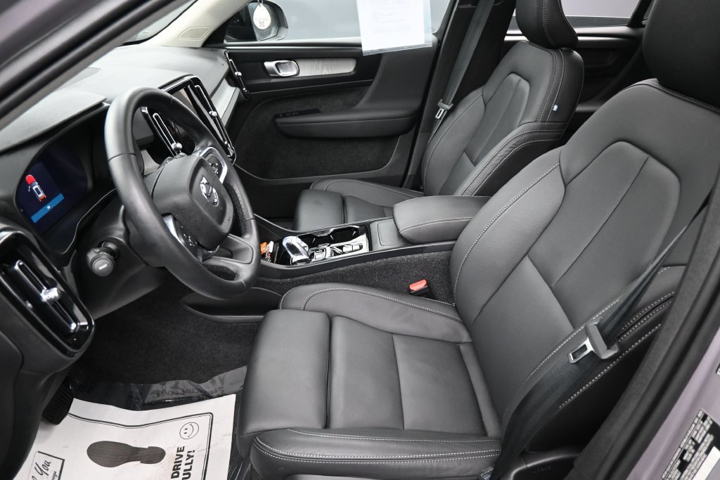 Used 2026 Volvo XC40 B5 Plus AWD/4WD image 19