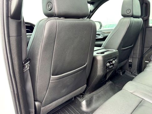 Used 2022 Chevrolet Tahoe Z71 w/ Luxury Package image 21