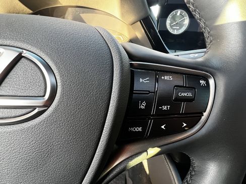 Used 2023 Lexus ES 350 w/ Premium Package image 19