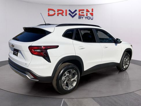 New 2026 Chevrolet Trax LT w/ Driver Confidence Package image 5