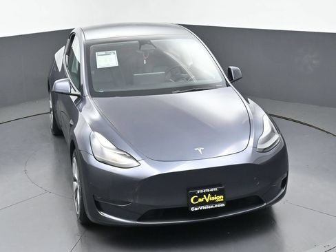 Used 2023 Tesla Model Y Long Range AWD/4WD image 42