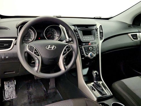 Used 2016 Hyundai Elantra GT FWD image 12