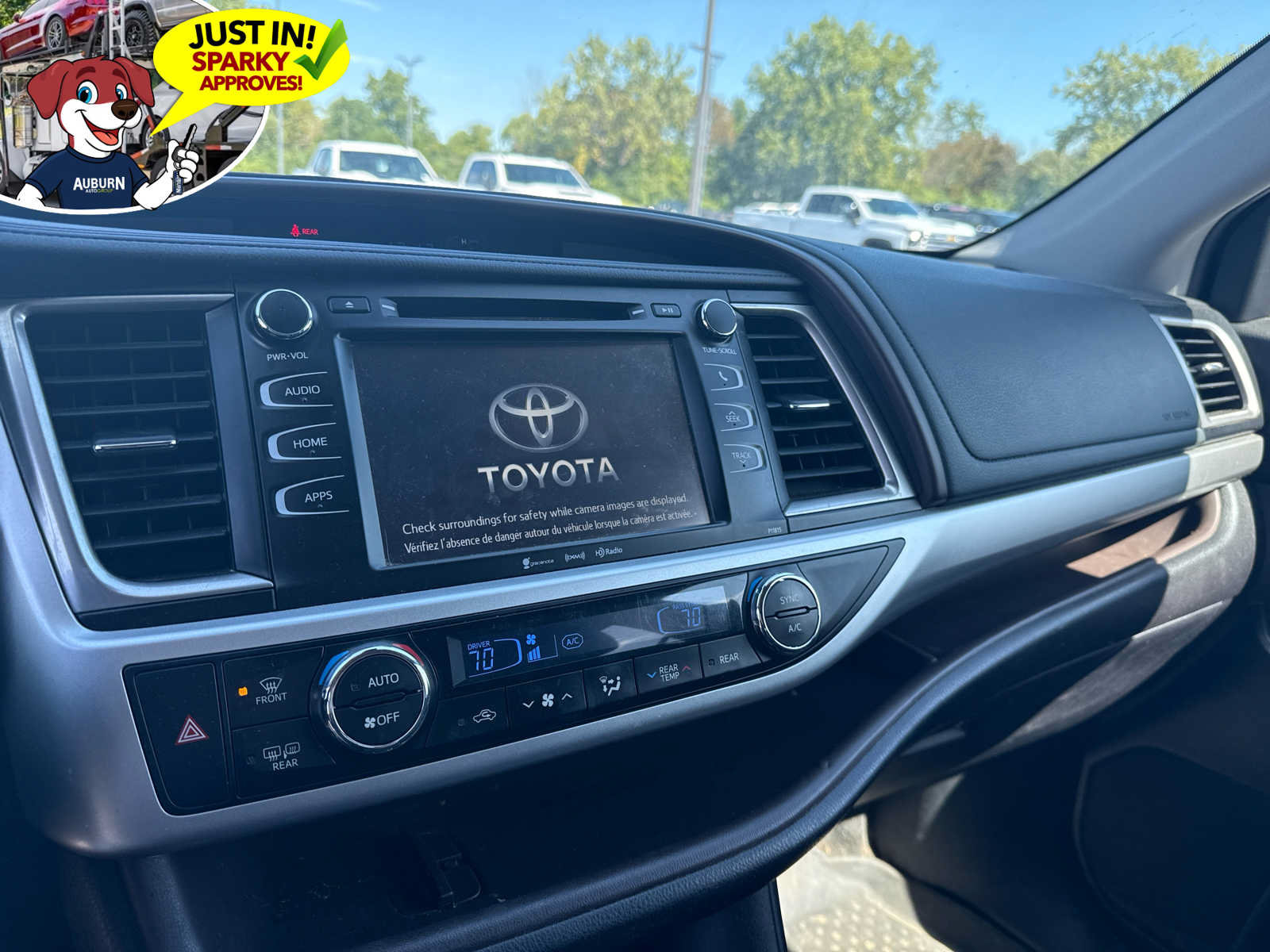 Used 2019 Toyota Highlander Plus AWD/4WD image 14