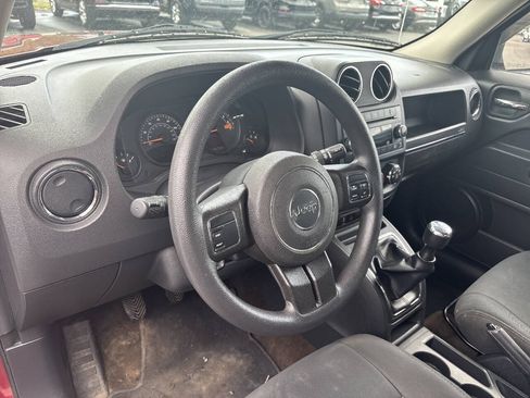 Used 2015 Jeep Patriot Sport FWD image 13