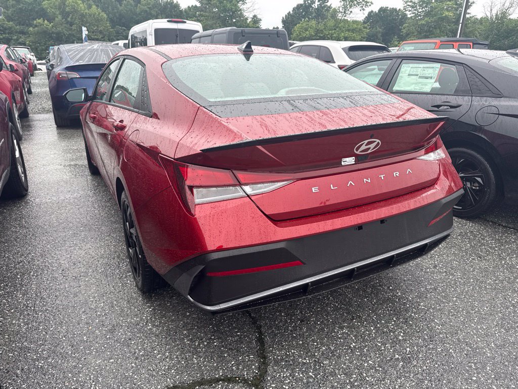 Used 2026 Hyundai Elantra Sport FWD image 4