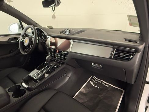 Used 2026 Porsche Macan image 19
