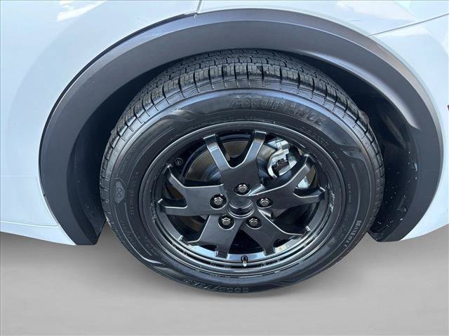 Used 2023 Toyota Prius LE FWD image 22