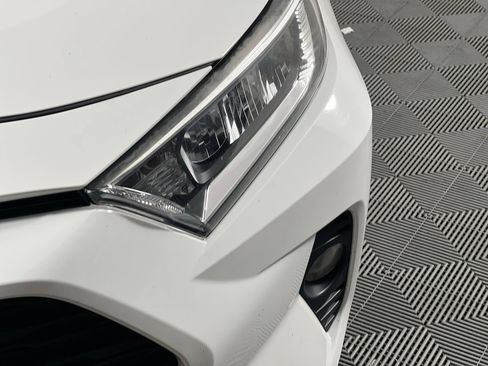 Used 2019 Toyota RAV4 XLE w/ Convenience Package AWD/4WD image 9