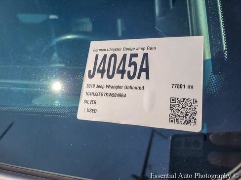 Certified 2019 Jeep Wrangler Unlimited Sahara w/ Quick Order Package 24M Moab AWD/4WD image 33