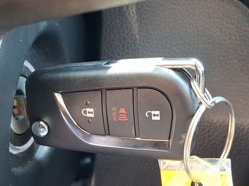 Used 2021 Toyota RAV4 LE w/ Carpet Mat Package (TMS) AWD/4WD image 23