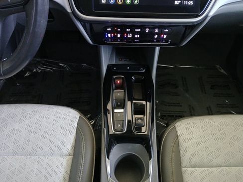 Used 2023 Chevrolet Bolt EUV Premier w/ Super Cruise Package FWD image 15