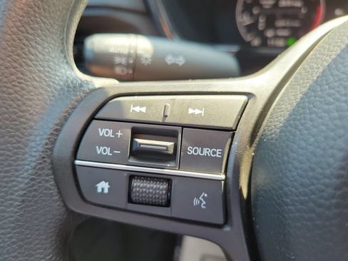 Used 2025 Honda CR-V LX image 21
