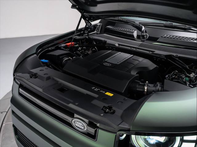 New 2026 Land Rover Defender 90 V8 AWD/4WD image 16