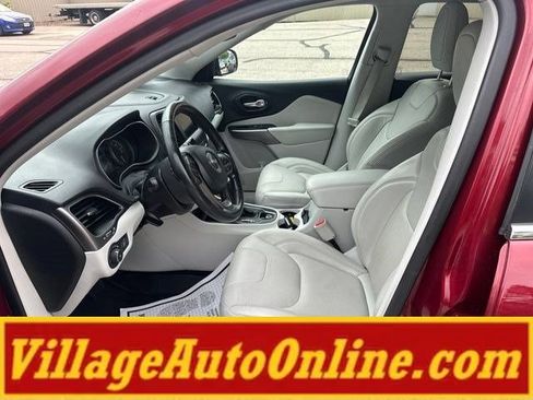 Used 2021 Jeep Cherokee Latitude Lux FWD image 13