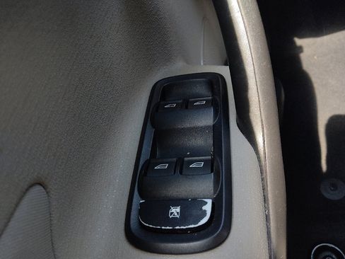 Used 2019 Ford Fiesta SE image 27