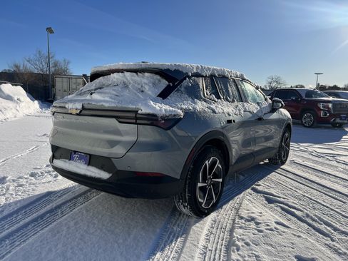 New 2026 Chevrolet Equinox EV LT image 3