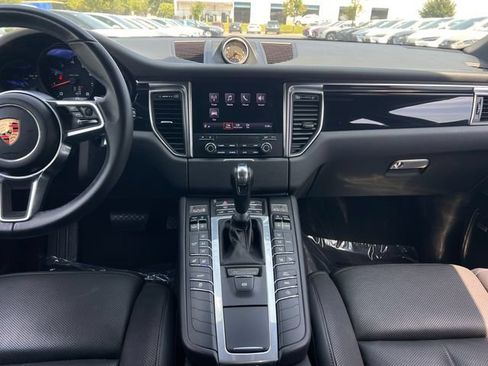 Used 2018 Porsche Macan w/ Premium Package Plus AWD/4WD image 15