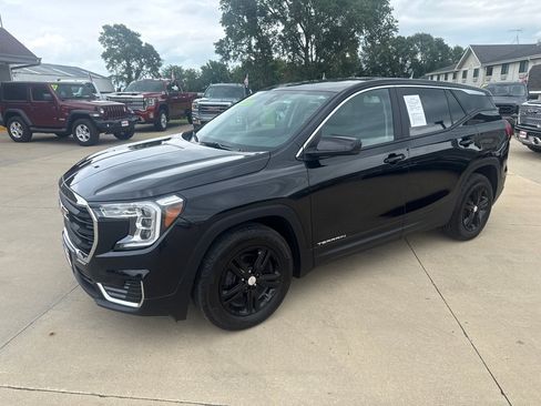 Used 2024 GMC Terrain SLE FWD image 7