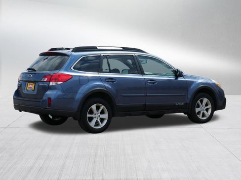 Used 2014 Subaru Outback 2.5i Premium w/ Accessory Value Package (OYY) AWD/4WD image 7