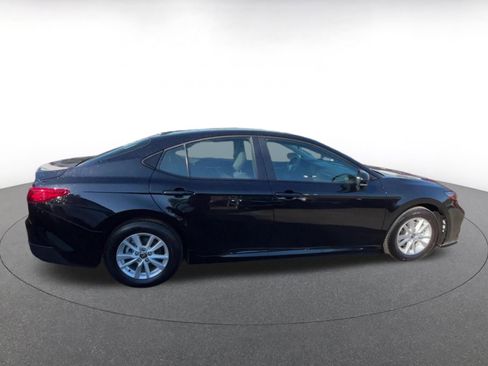 Used 2025 Toyota Camry LE image 16