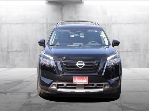 Certified 2025 Nissan Pathfinder SL w/ Black Appearance Package AWD/4WD image 4