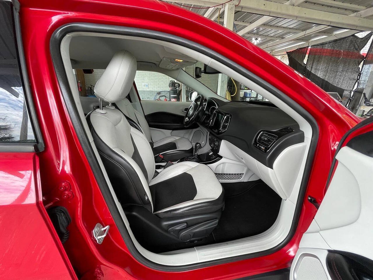 Used 2019 Jeep Compass Limited FWD image 17
