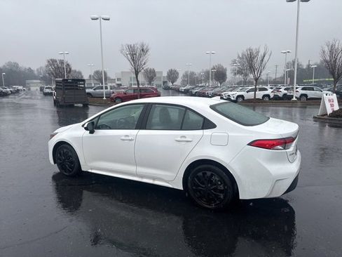 Used 2025 Toyota Corolla LE image 7