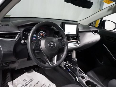 Certified 2024 Toyota Corolla Cross LE FWD image 11