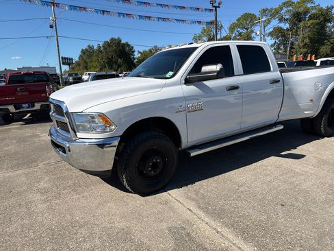 Used 2017 RAM 3500 Tradesman w/ Chrome Appearance Group image 2