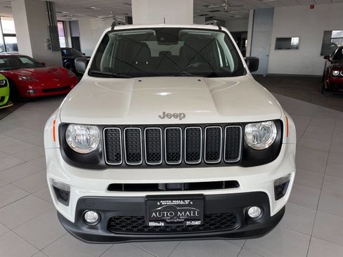 Used 2023 Jeep Renegade Latitude w/ Premium Group image 2