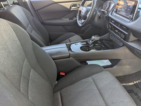 Certified 2025 Nissan Rogue SV FWD image 11