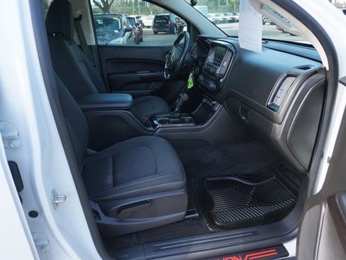 Used 2018 GMC Canyon SLE w/ SLE Convenience Package image 3