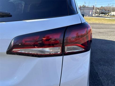 Used 2022 Chevrolet Equinox LS w/ LS Convenience Package image 7