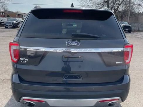 Used 2017 Ford Explorer XLT w/ Equipment Group 202A AWD/4WD image 4